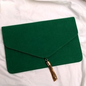 NWOT ASOS Suedette Green Clutch with Gld Chain Tassel at Closure.